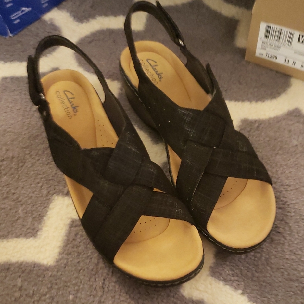 Clarks Women's Black and Tan Sandals